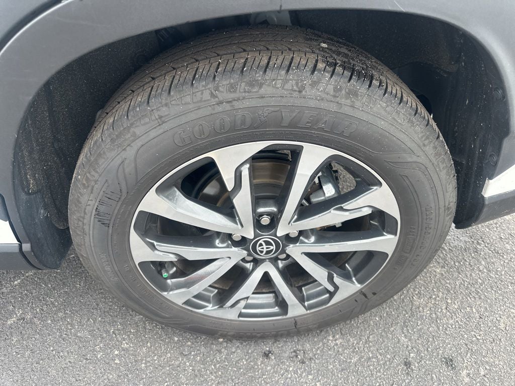 2023 Toyota Corolla Cross XLE