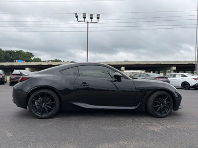 2024 Toyota GR86 Premium Clean Carfax / Apple CarPlay/Android Auto / 6-spee