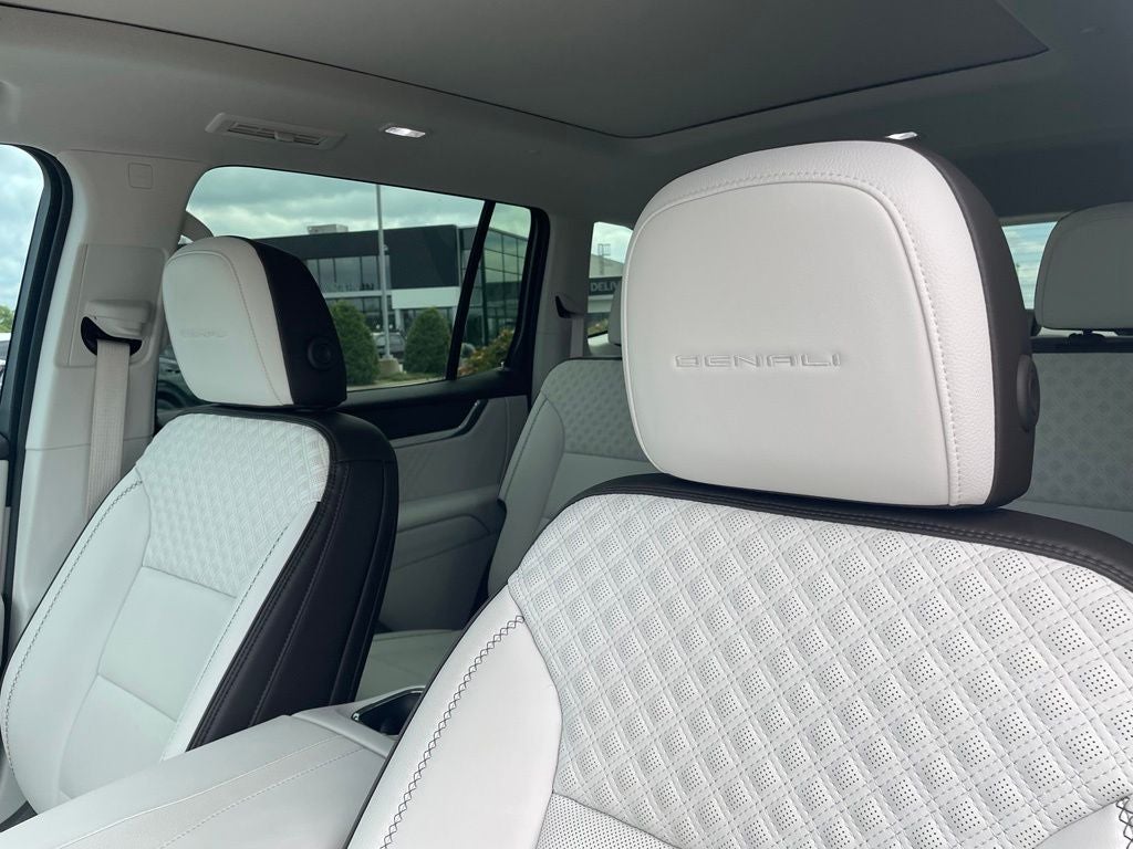 2024 GMC Acadia Denali