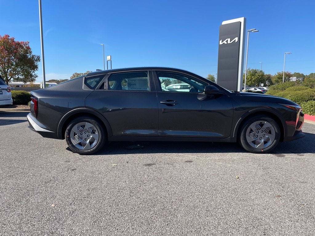 2027 Kia K4 LX