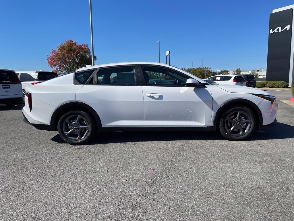 2027 Kia K4 LXS
