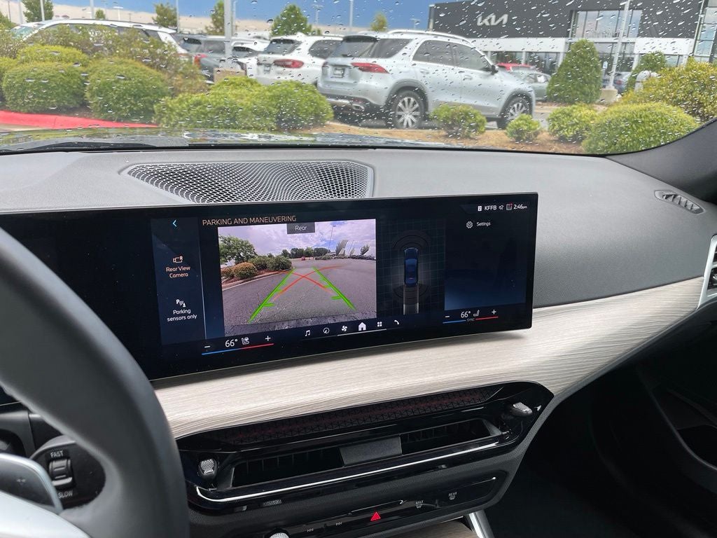 2025 BMW 3 Series 330i xDrive