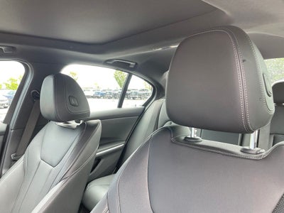 2025 BMW 3 Series 330i xDrive