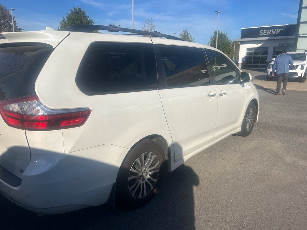 2019 Toyota Sienna XLE Premium 8 Passenger