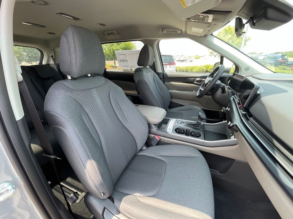 2027 Kia Carnival LX