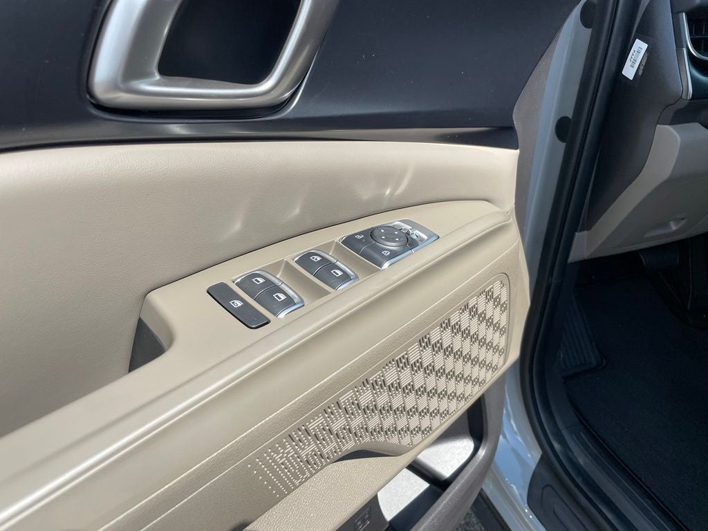 2027 Kia Carnival Hybrid LXS