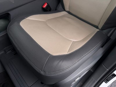 2023 Land Rover Defender 130 X-Dynamic SE