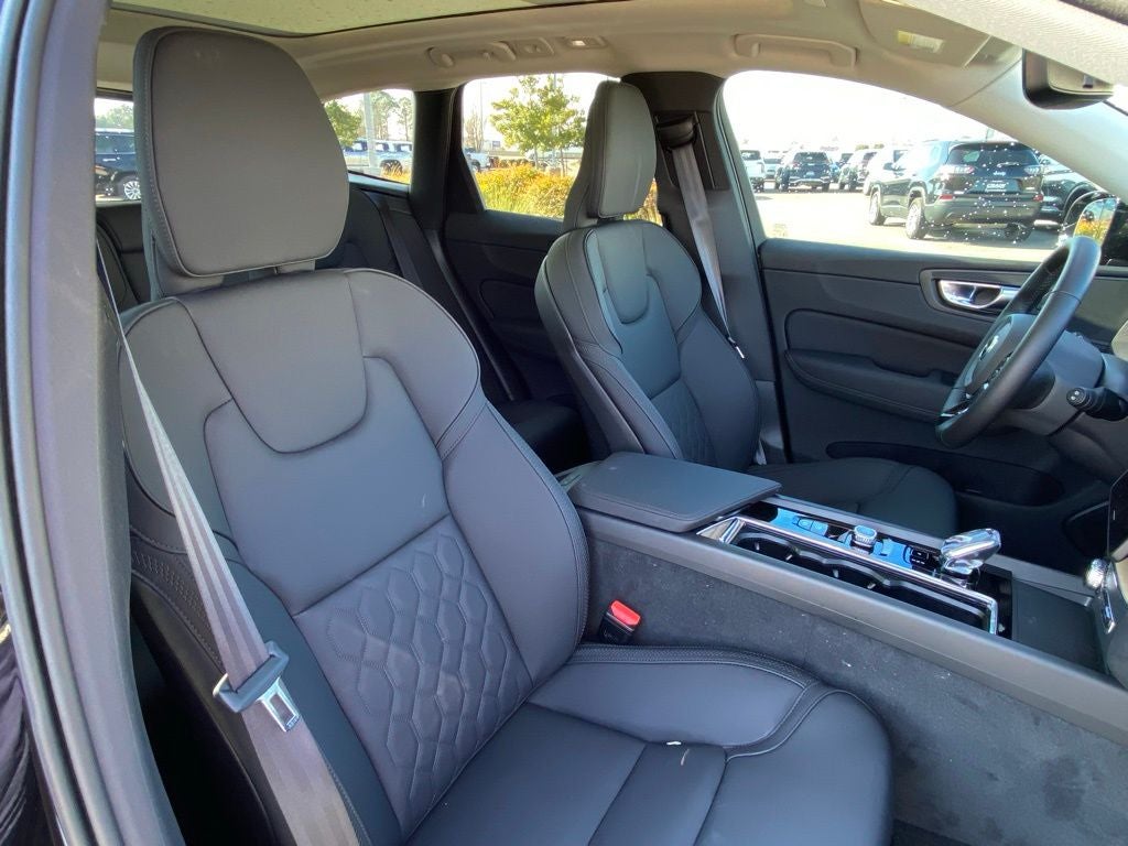 2026 Volvo XC60 B5 Core