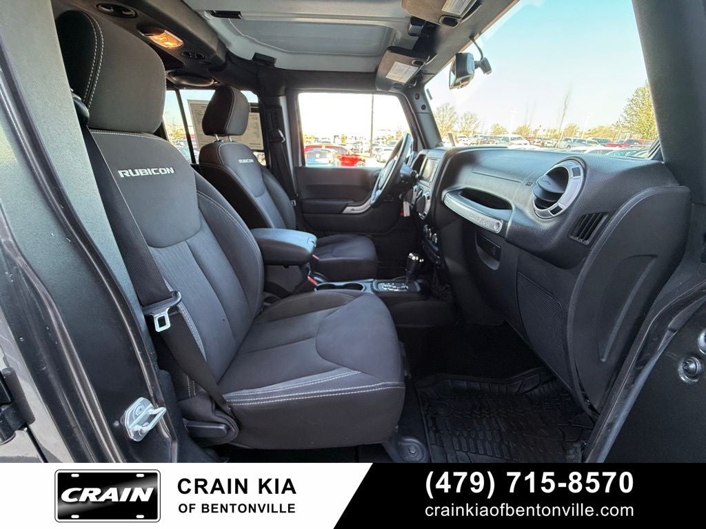 2014 Jeep Wrangler Unlimited Rubicon - LIFTED! / 4WD / CLEAN CARFAX