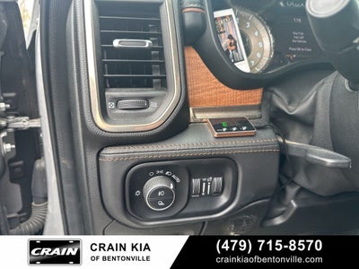 2020 RAM 1500 Laramie Longhorn - 4WD / PANORAMIC SUNROOF / LIFTED!