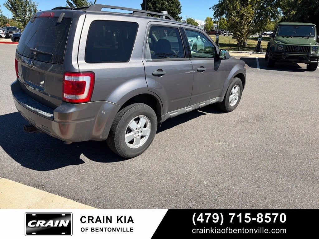 2009 Ford Escape XLT - CLEAN CARFAX / ONE OWNER