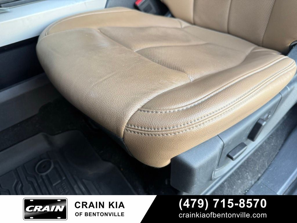 2022 Ford F-250SD Lariat - 4WD / CLEAN CARFAX / ONE OWNER