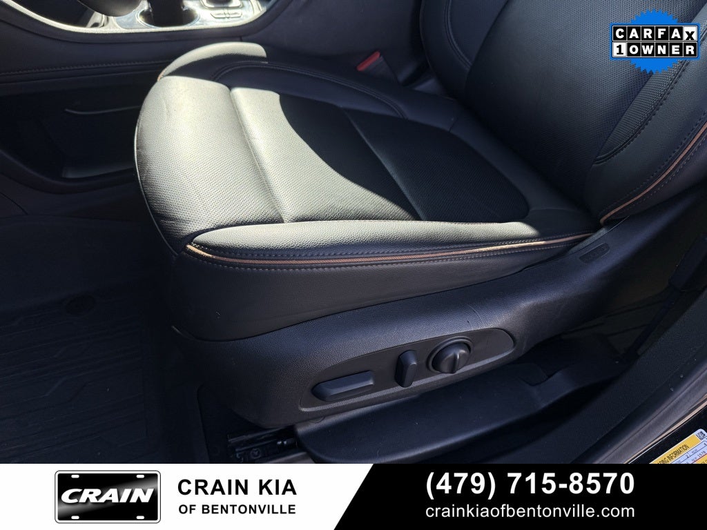 2023 GMC Acadia AT4 - AWD / CLEAN CARFAX / ONE OWNER