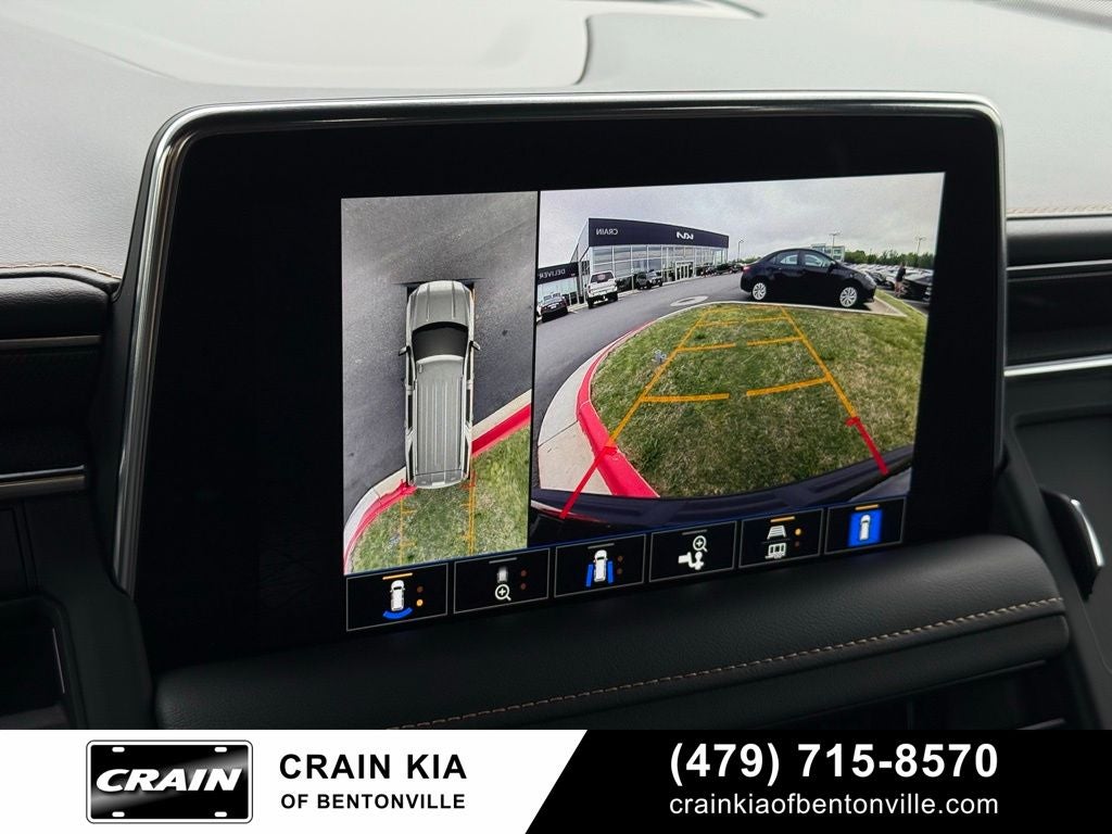 2022 GMC Yukon AT4 - 4WD / PANORAMIC SUNROOF / CLEAN CARFAX