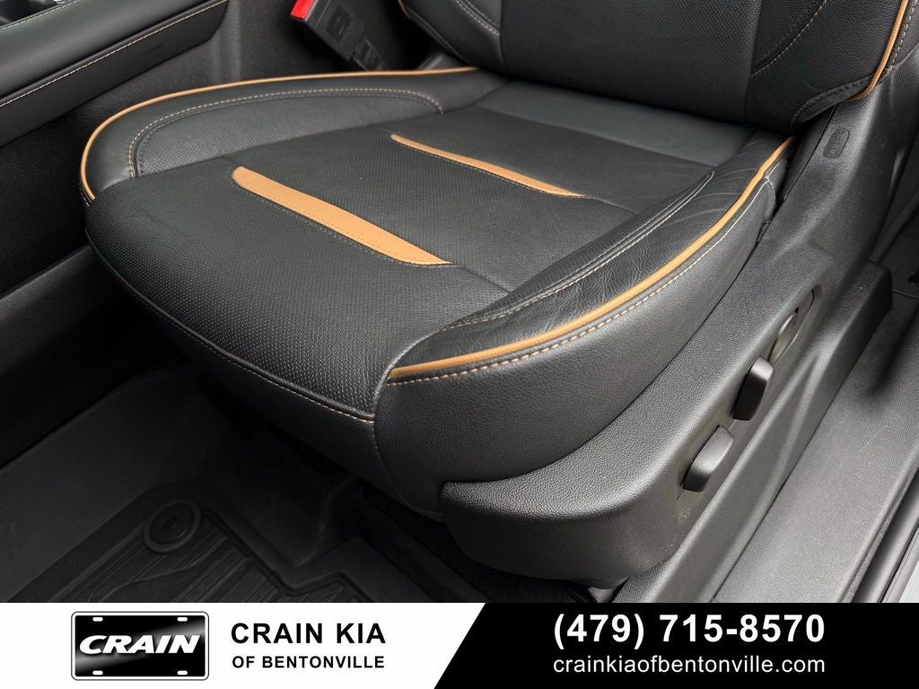 2022 GMC Yukon AT4 - 4WD / PANORAMIC SUNROOF / CLEAN CARFAX