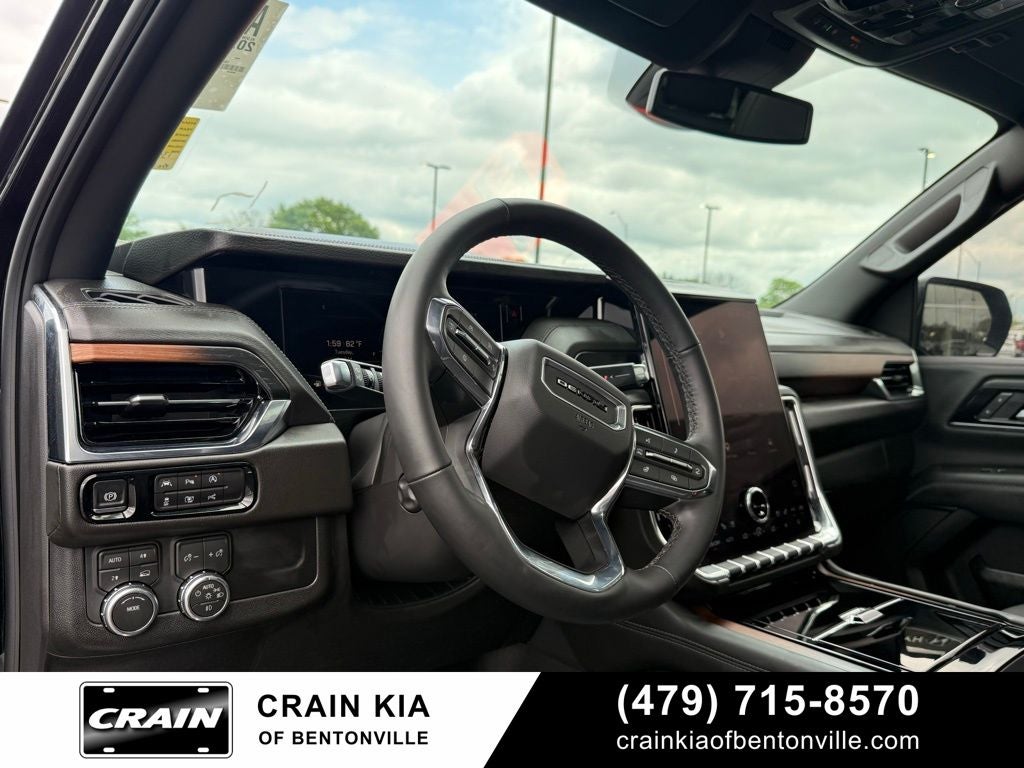 2026 GMC Yukon Denali - 4WD / PANORAMIC SUNROOF / CLEAN CARFAX