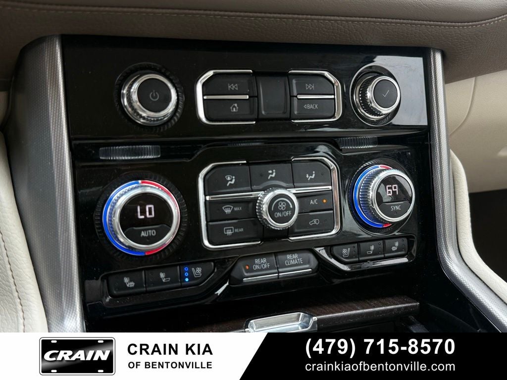 2022 GMC Yukon XL Denali - 4WD / CLEAN CARFAX / ONE OWNER
