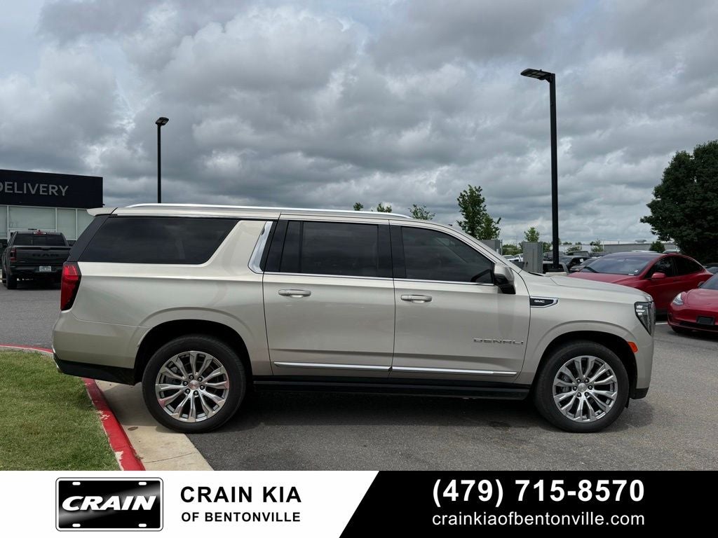 2022 GMC Yukon XL Denali - 4WD / CLEAN CARFAX / ONE OWNER