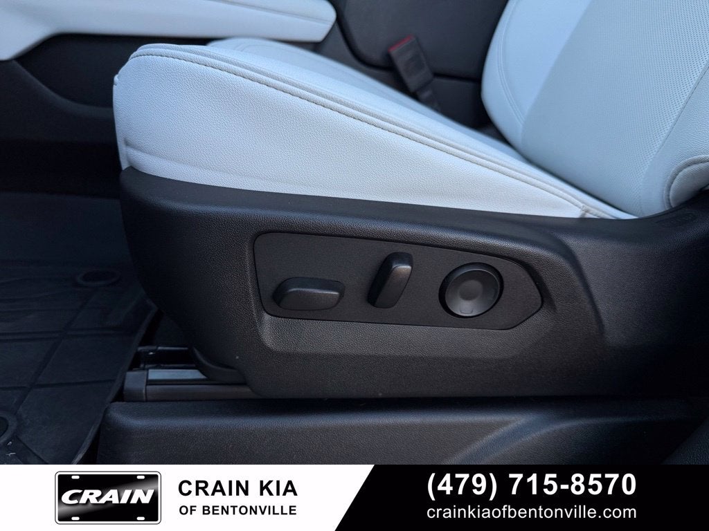 2025 Chevrolet Suburban Premier - 4WD / PANORAMIC SUNROOF / CLEAN CARFAX