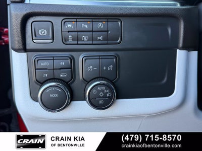 2025 Chevrolet Suburban Premier - 4WD / PANORAMIC SUNROOF / CLEAN CARFAX