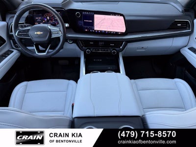 2025 Chevrolet Suburban Premier - 4WD / PANORAMIC SUNROOF / CLEAN CARFAX