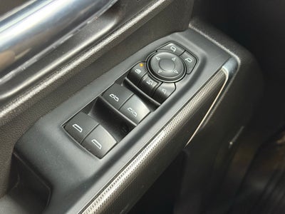 2023 GMC Sierra 2500HD AT4 - 4WD / SUNROOF / CLEAN CARFAX