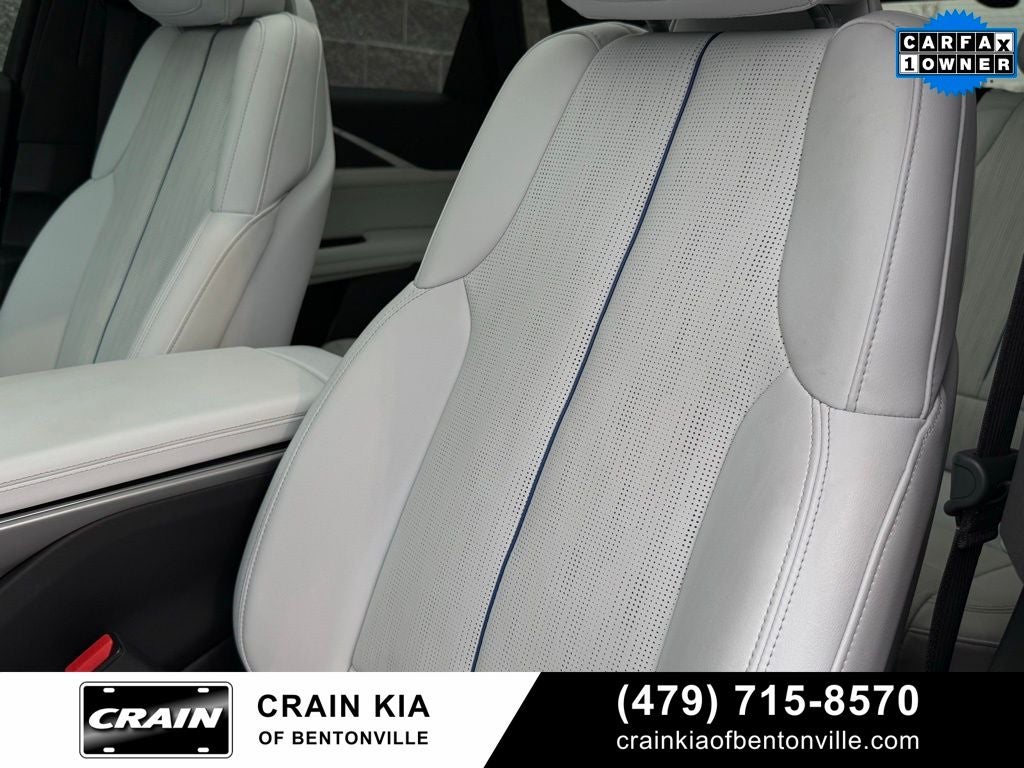 2024 Cadillac LYRIQ Sport - AWD / PANORAMIC SUNROOF / ONE OWNER