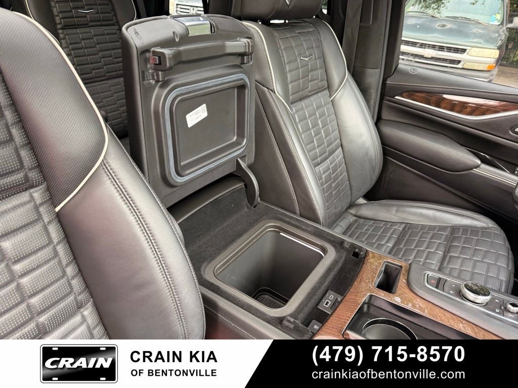 2023 Cadillac Escalade Premium Luxury Platinum - AWD / SUNROOF / CARFAX ONE OWNER