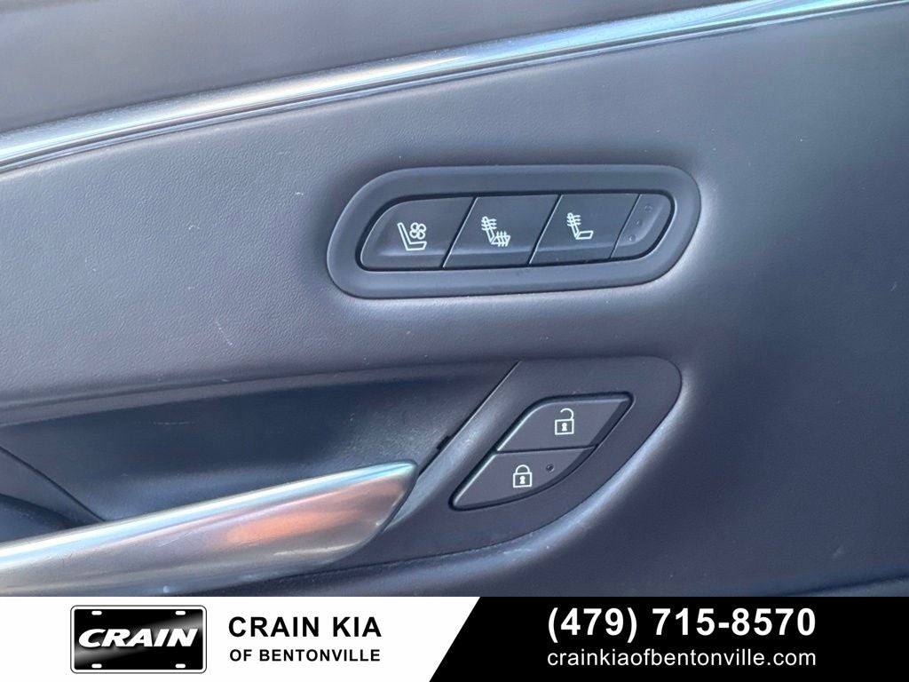 2023 Cadillac Escalade Sport Platinum Onyx - 4WD / PANORAMIC SUNROOF / CLEAN CARFAX