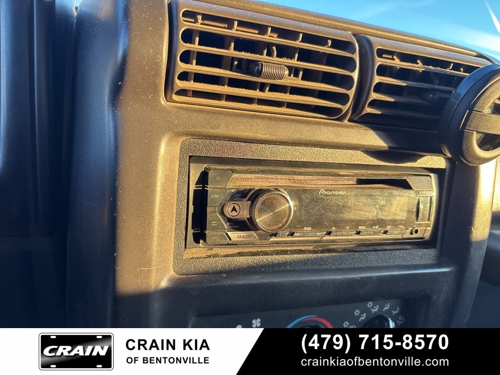 2000 Jeep Wrangler Sport - 4WD / CLEAN CARFAX