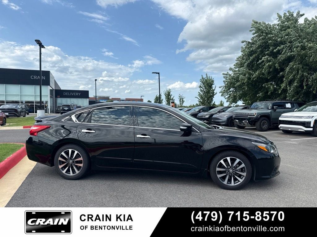 Used 2017 Nissan Altima SL with VIN 1N4AL3AP4HC201439 for sale in Bentonville, AR