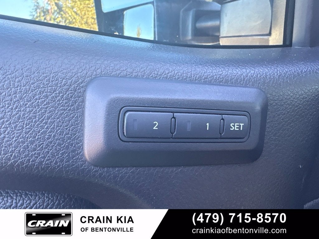 2017 Nissan Titan XD PRO-4X - 4WD / CLEAN CARFAX