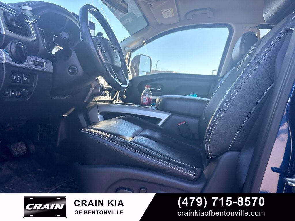 2017 Nissan Titan XD PRO-4X - 4WD / CLEAN CARFAX