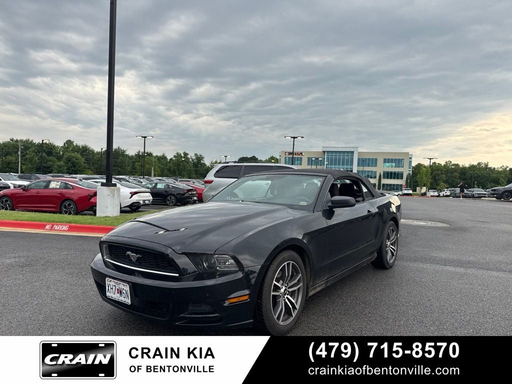 Used 2013 Ford Mustang V6 with VIN 1ZVBP8EM1D5217576 for sale in Bentonville, AR
