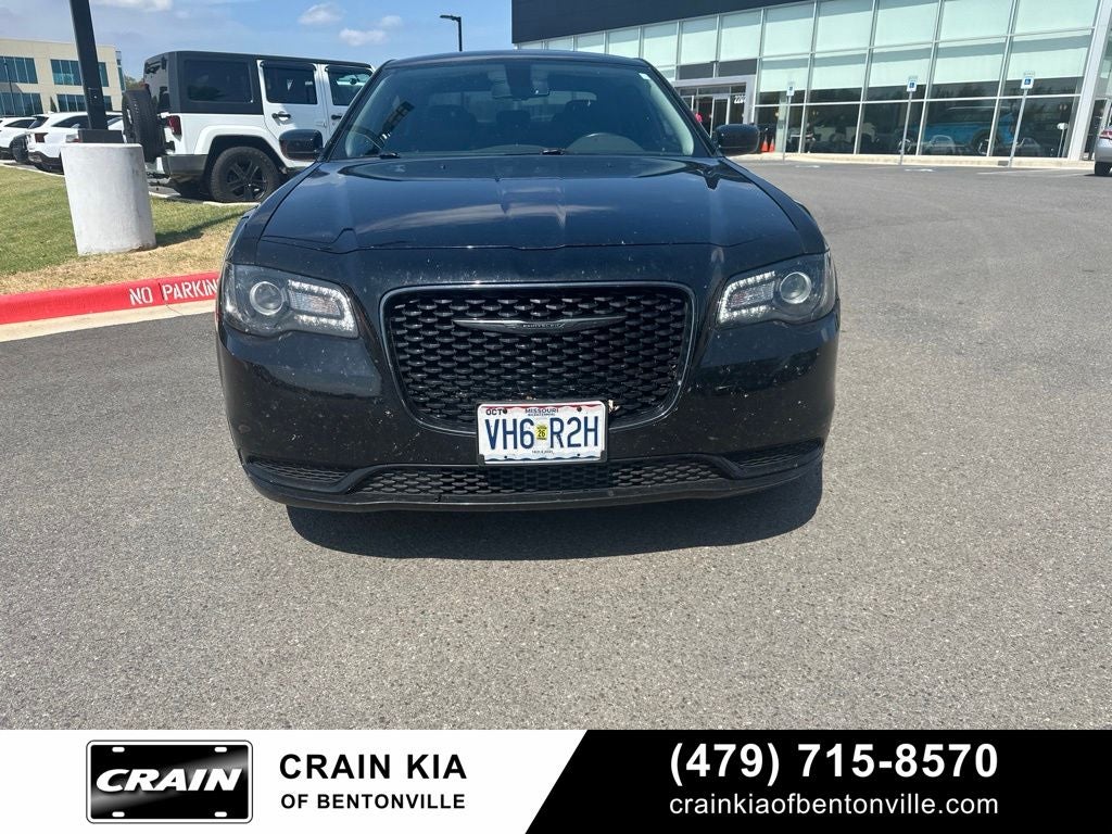 2022 Chrysler 300 Touring - CLEAN CARFAX / ONE OWNER