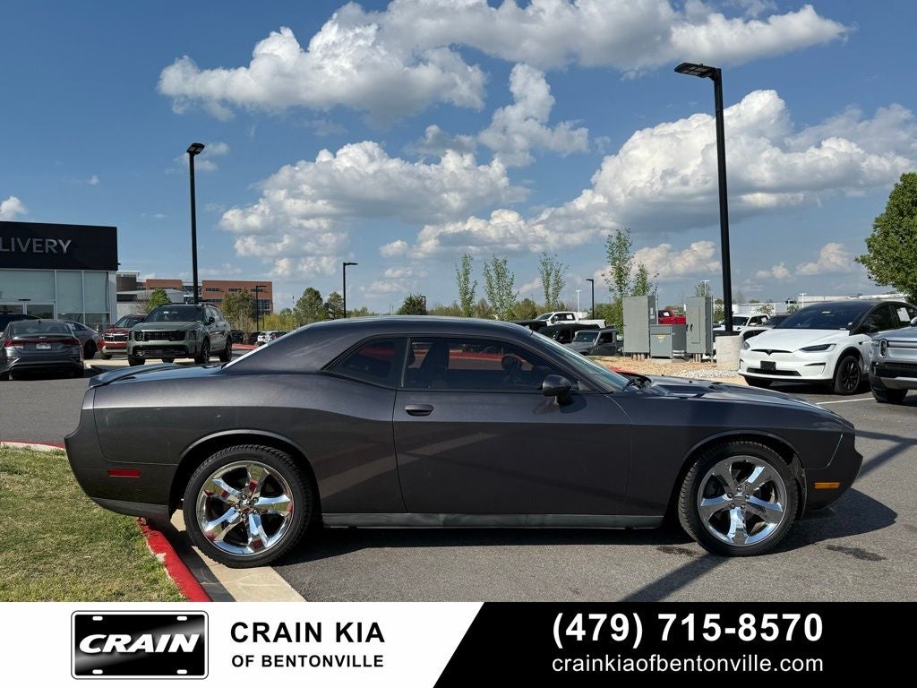 2013 Dodge Challenger SXT - CLEAN CARFAX HISTORY