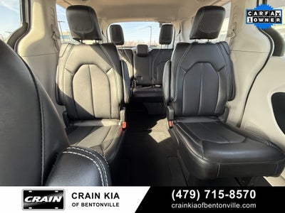 2024 Chrysler Pacifica Touring L - CLEAN CARFAX / ONE OWNER