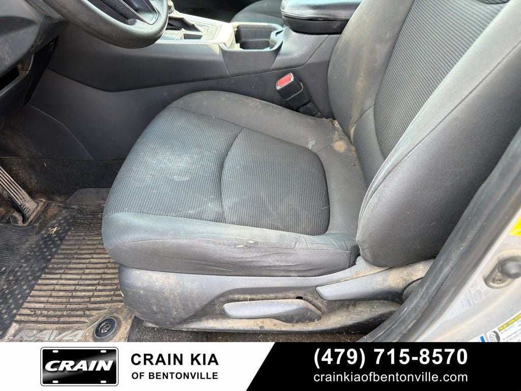 2019 Toyota RAV4 LE - AWD / CLEAN CARFAX / ONE OWNER