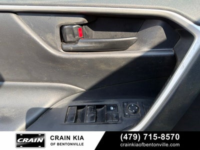 2019 Toyota RAV4 LE - AWD / CLEAN CARFAX / ONE OWNER