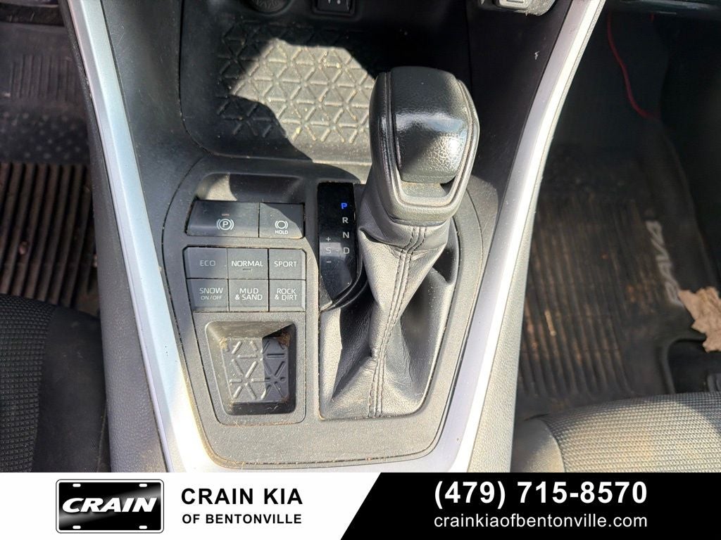 2019 Toyota RAV4 LE - AWD / CLEAN CARFAX / ONE OWNER