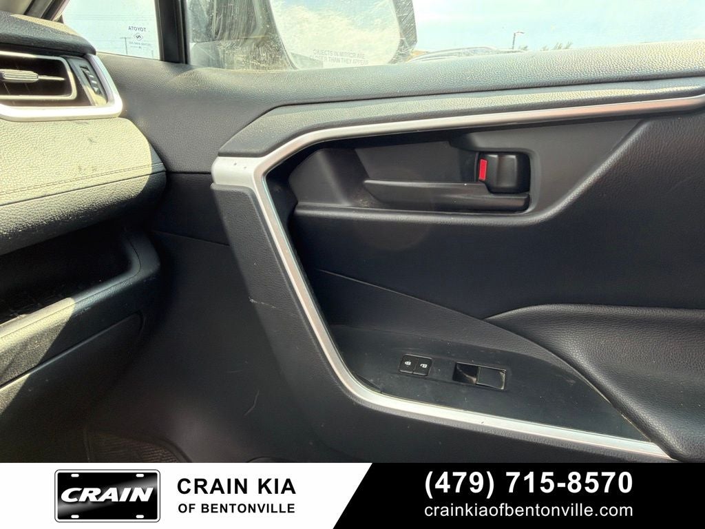 2019 Toyota RAV4 LE - AWD / CLEAN CARFAX / ONE OWNER
