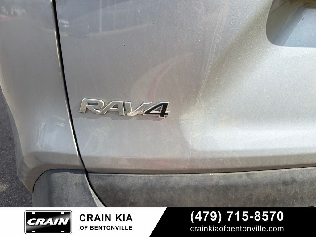 2019 Toyota RAV4 LE - AWD / CLEAN CARFAX / ONE OWNER