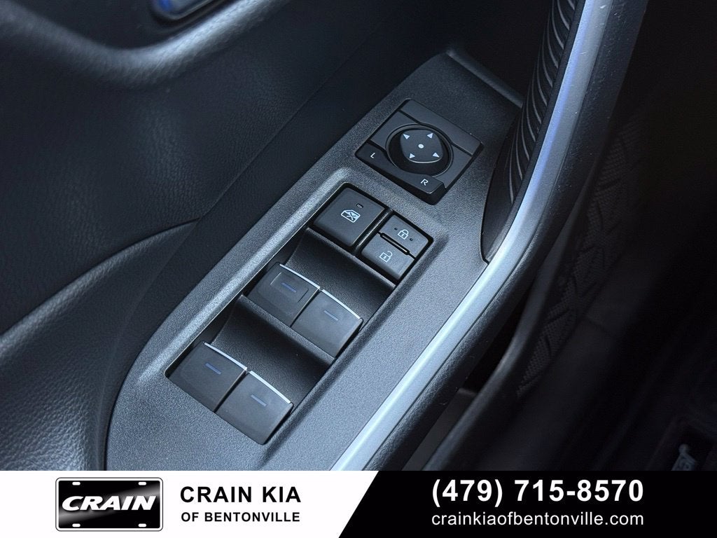 2022 Toyota RAV4 XLE - AWD / CLEAN CARFAX
