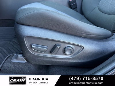 2022 Toyota RAV4 XLE - AWD / CLEAN CARFAX