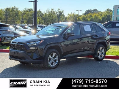 2022 Toyota RAV4 XLE - AWD / CLEAN CARFAX