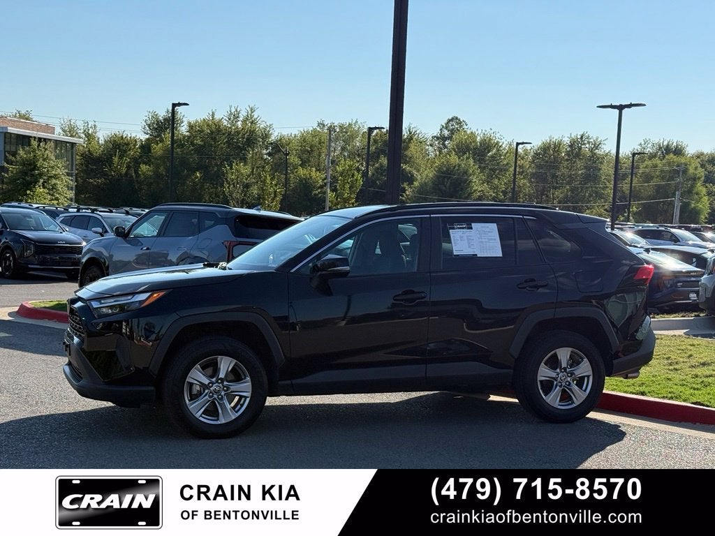 2022 Toyota RAV4 XLE - AWD / CLEAN CARFAX