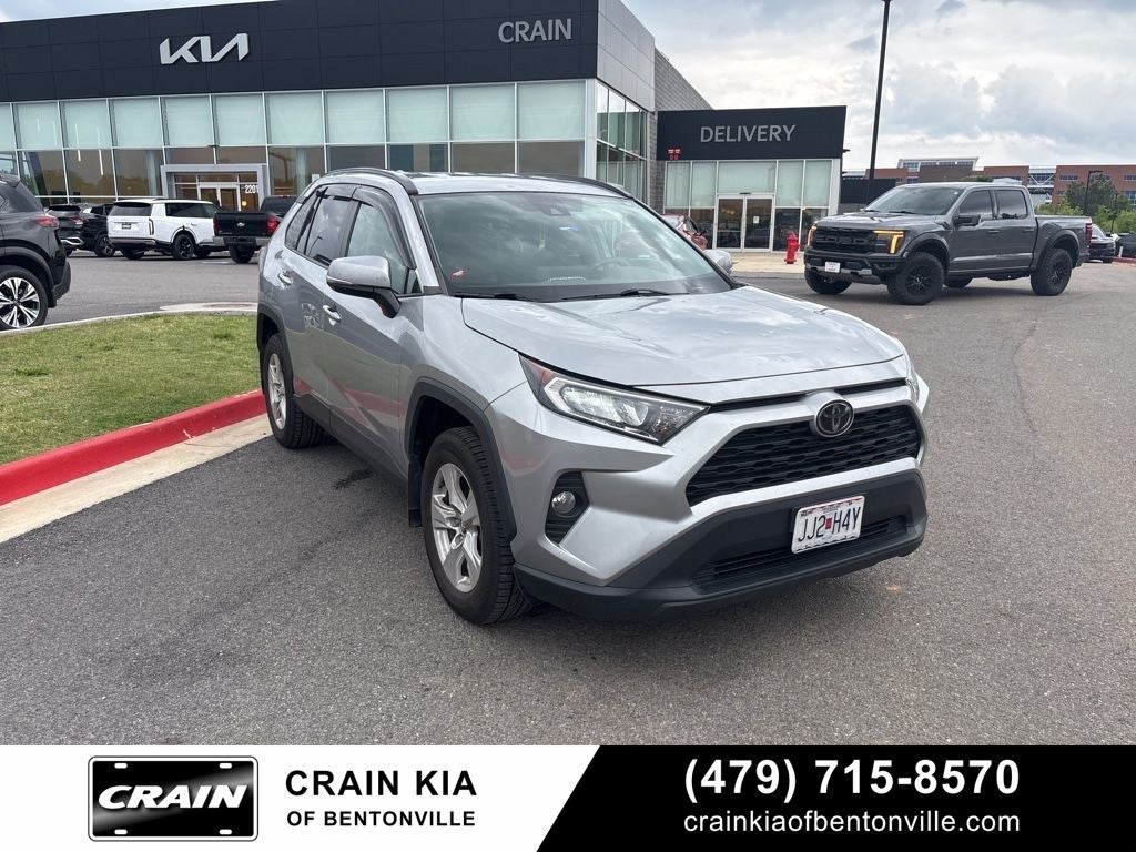 2021 Toyota RAV4 XLE AWD's photo