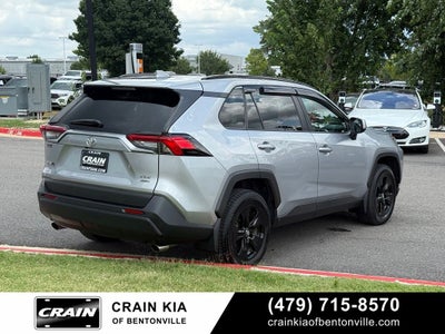 2021 Toyota RAV4 XLE - AWD / CLEAN CARFAX / ONE OWNER