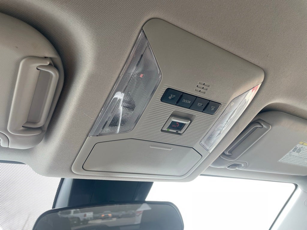 2024 Toyota RAV4 XLE - CLEAN CARFAX / ONE OWNER