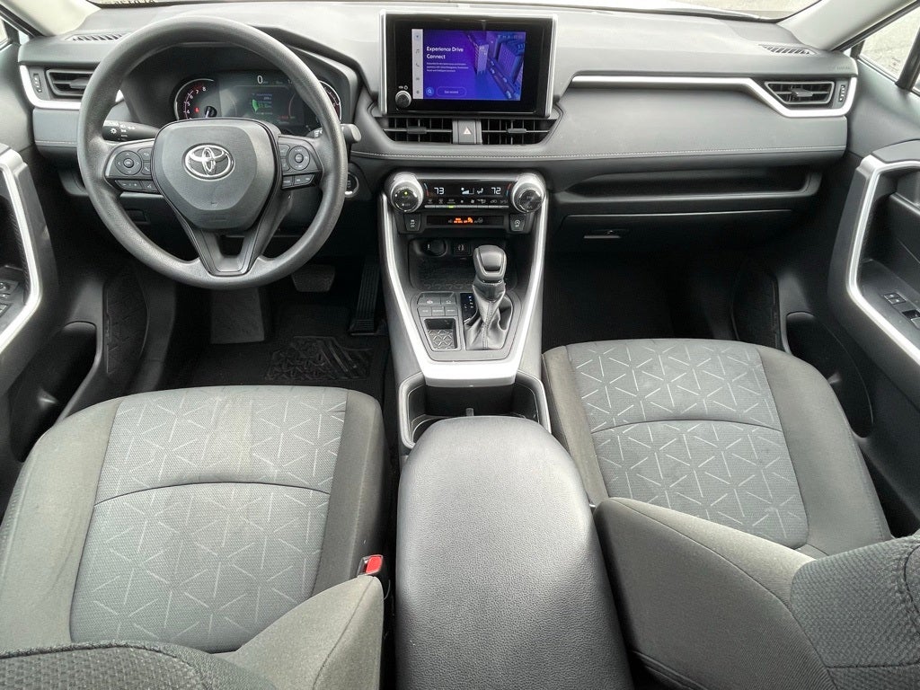 2024 Toyota RAV4 XLE - CLEAN CARFAX / ONE OWNER
